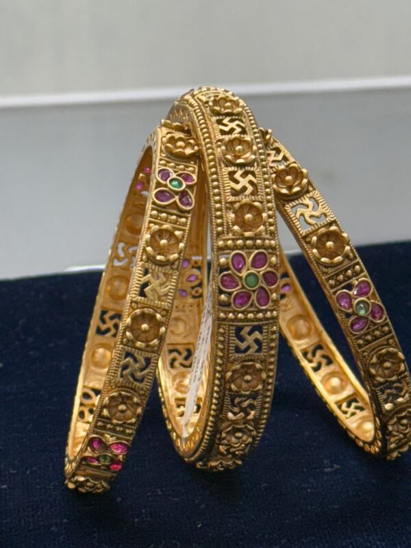 Antique Bangle - Image 2